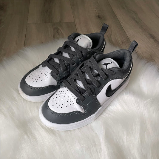 Jordan 1 “Iron Grey” Boys Trainers - UK 1