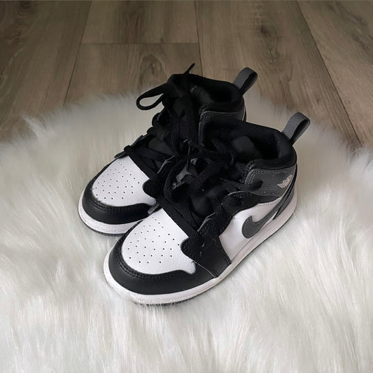 Jordan 1 “Black White Iron Grey” Boys Trainers - 8.5