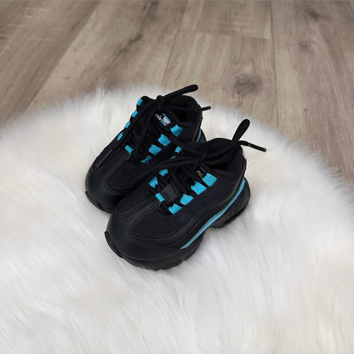 Nike Air Max 95 Boys Trainers - 4.5 UK