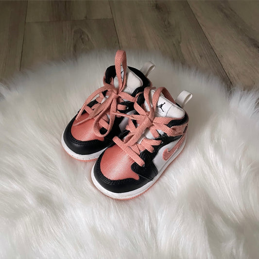 Jordan 1 “Madder Root” Girls Trainers - 3.5