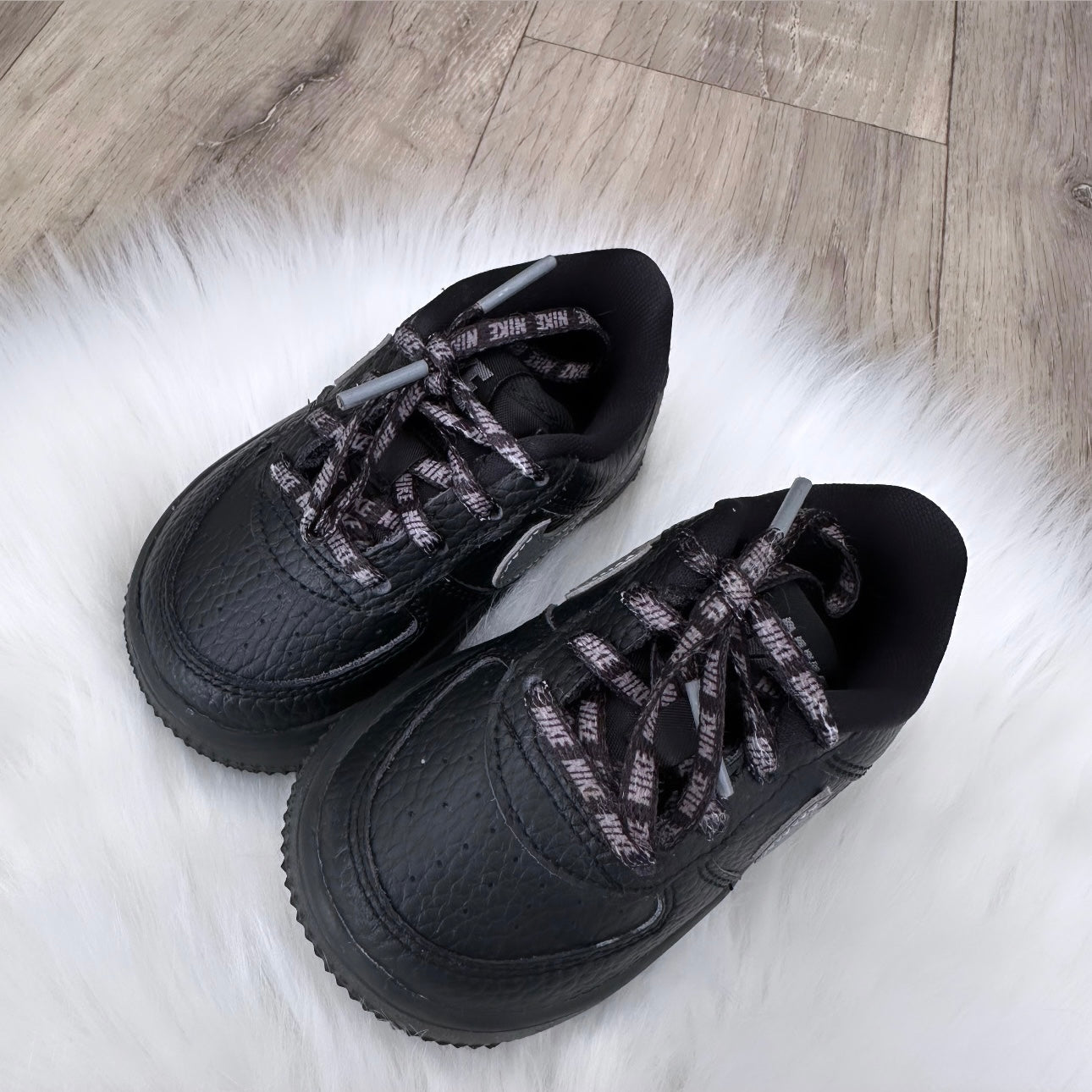 Nike Unisex Trainers - 4.5