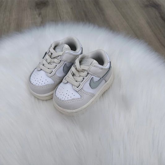 Nike Unisex Dunks Trainers ‘Phantom Light Silver’ - 1.5