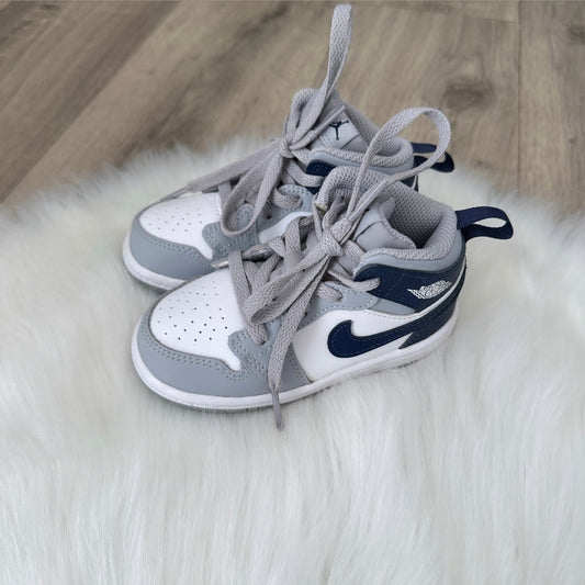 Jordan 1 ‘Wolf Grey Midnight Navy’ Boys Trainers - UK 6.5