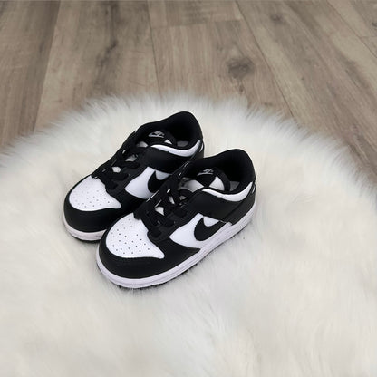 Nike ‘Panda Dunks’ Boys Trainers - 6.5 UK