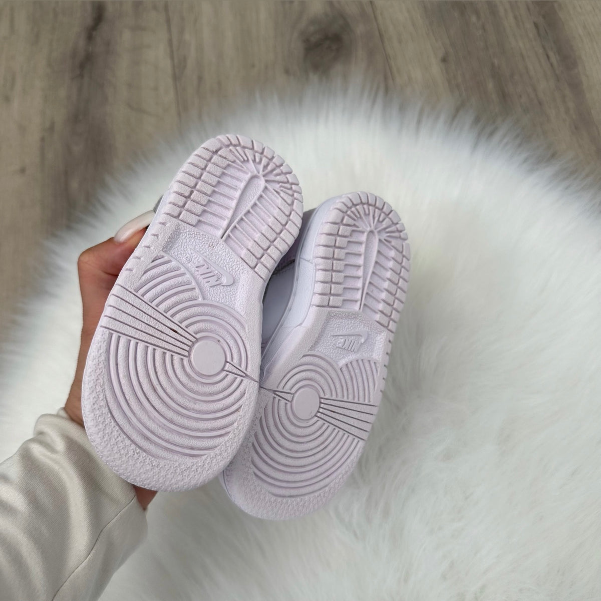 Nike ‘White Lilac’ Girls Dunks Trainers - 5.5 UK