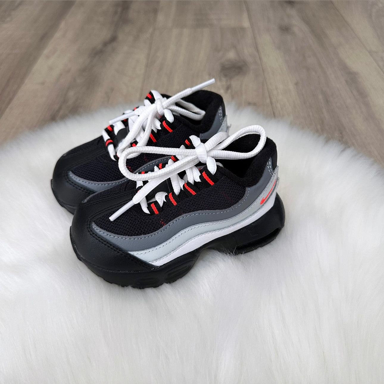Nike Air Max 95 Trainers - Multiple Sizes