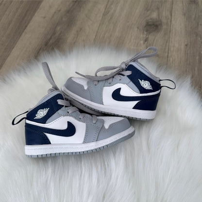 Jordan 1 ‘Wolf Grey Midnight Navy’ Boys Trainers - UK 6.5