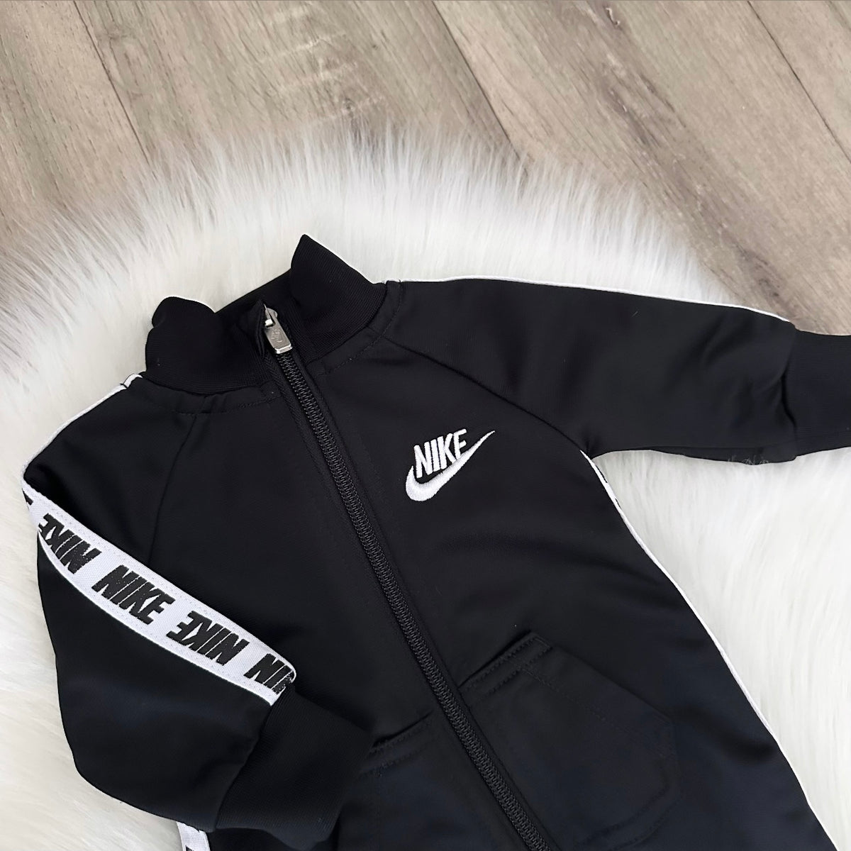 Nike Boys Outfit - Newborn