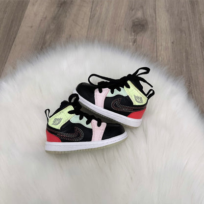 Jordan 1 ‘Glow In The Dark’ Unisex Trainers - 3.5 Infant