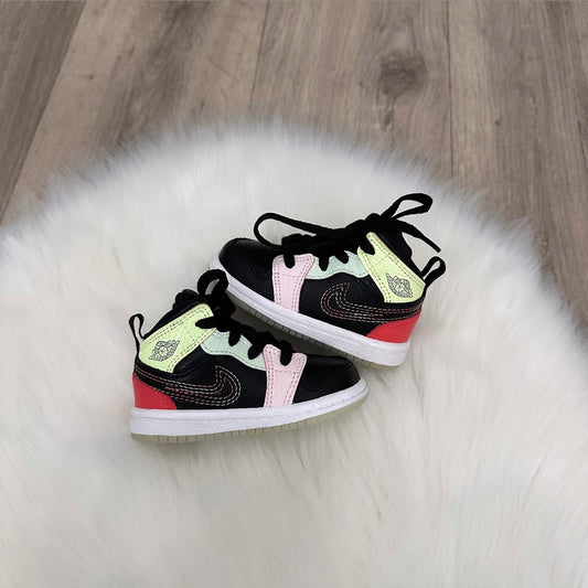 Jordan 1 ‘Glow In The Dark’ Unisex Trainers - 3.5 Infant