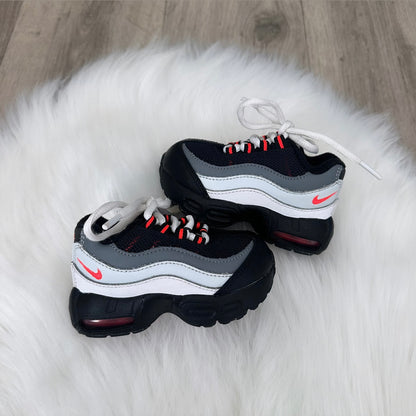 Nike Air Max 95 Boys Trainers - 4.5 UK
