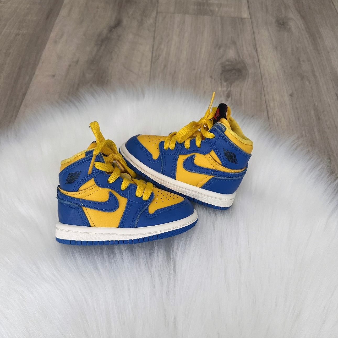 Jordan 1 ‘Reverse Laney’ Boys Trainers - 3.5