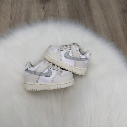 Nike Unisex Dunks Trainers ‘Phantom Light Silver’ - 1.5