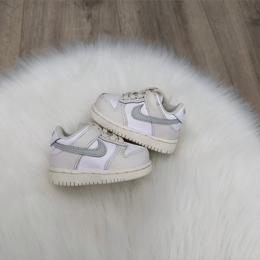 Nike Unisex Dunks Trainers ‘Phantom Light Silver’ - 1.5