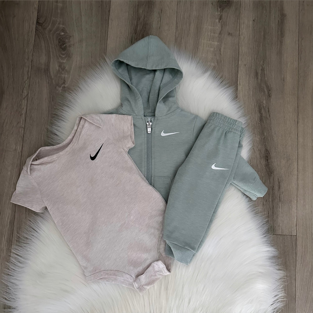 Nike Boys Tracksuit Set - 6M