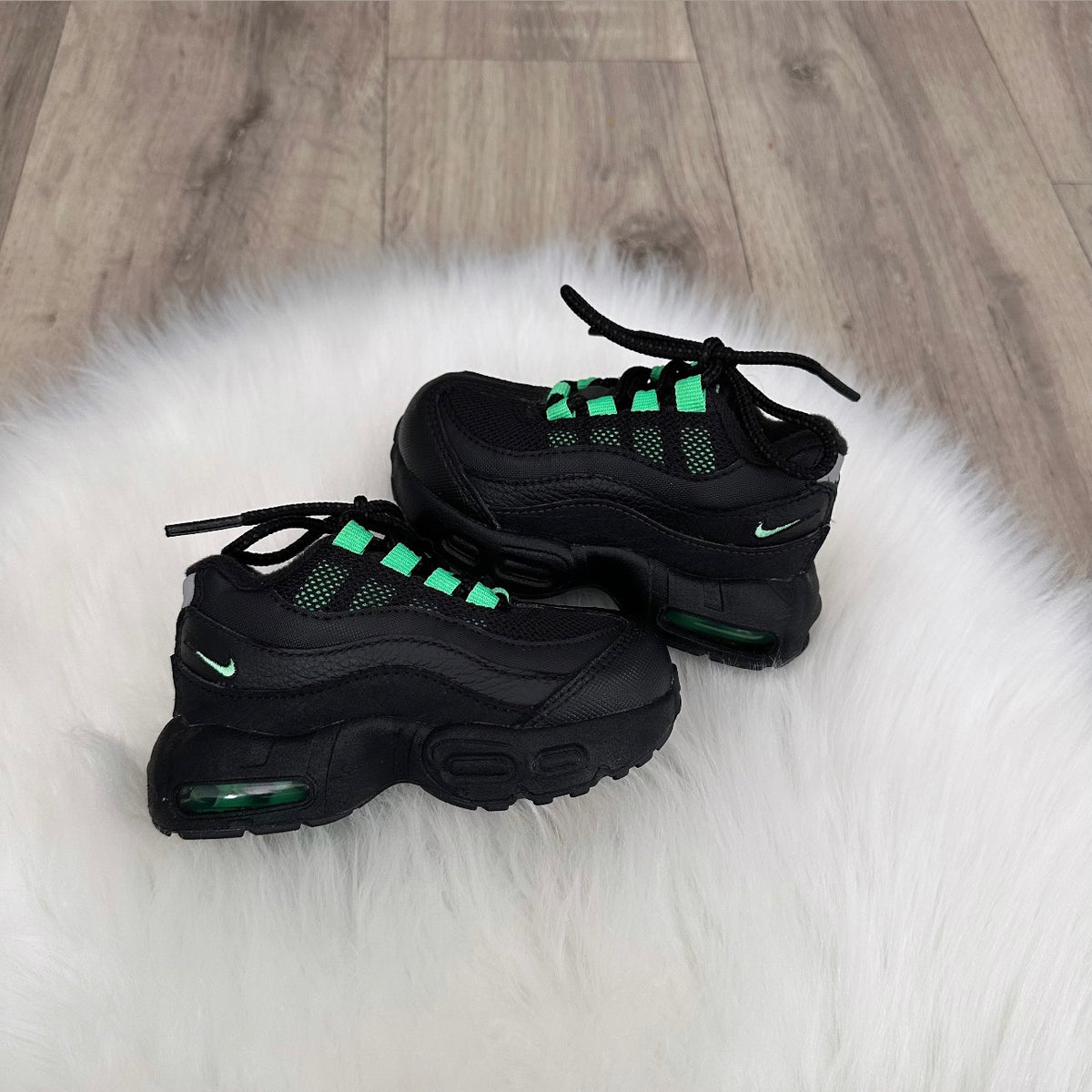 Nike Air Max 95 Boys Trainers - 5.5 UK