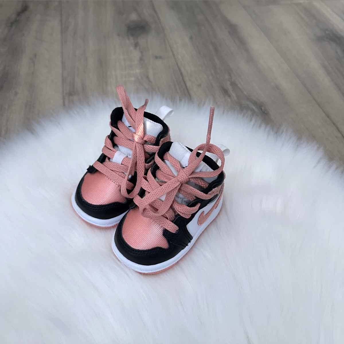 Jordan 1 ‘Madder Root’ Girls Trainers - 1.5 UK Infant