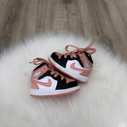 Jordan 1 ‘Madder Root’ Girls Trainers - 1.5 UK Infant