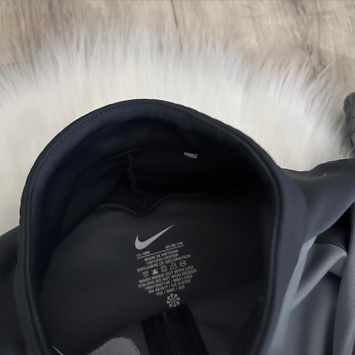 Nike Boys Tracksuit Set - 12/18 months