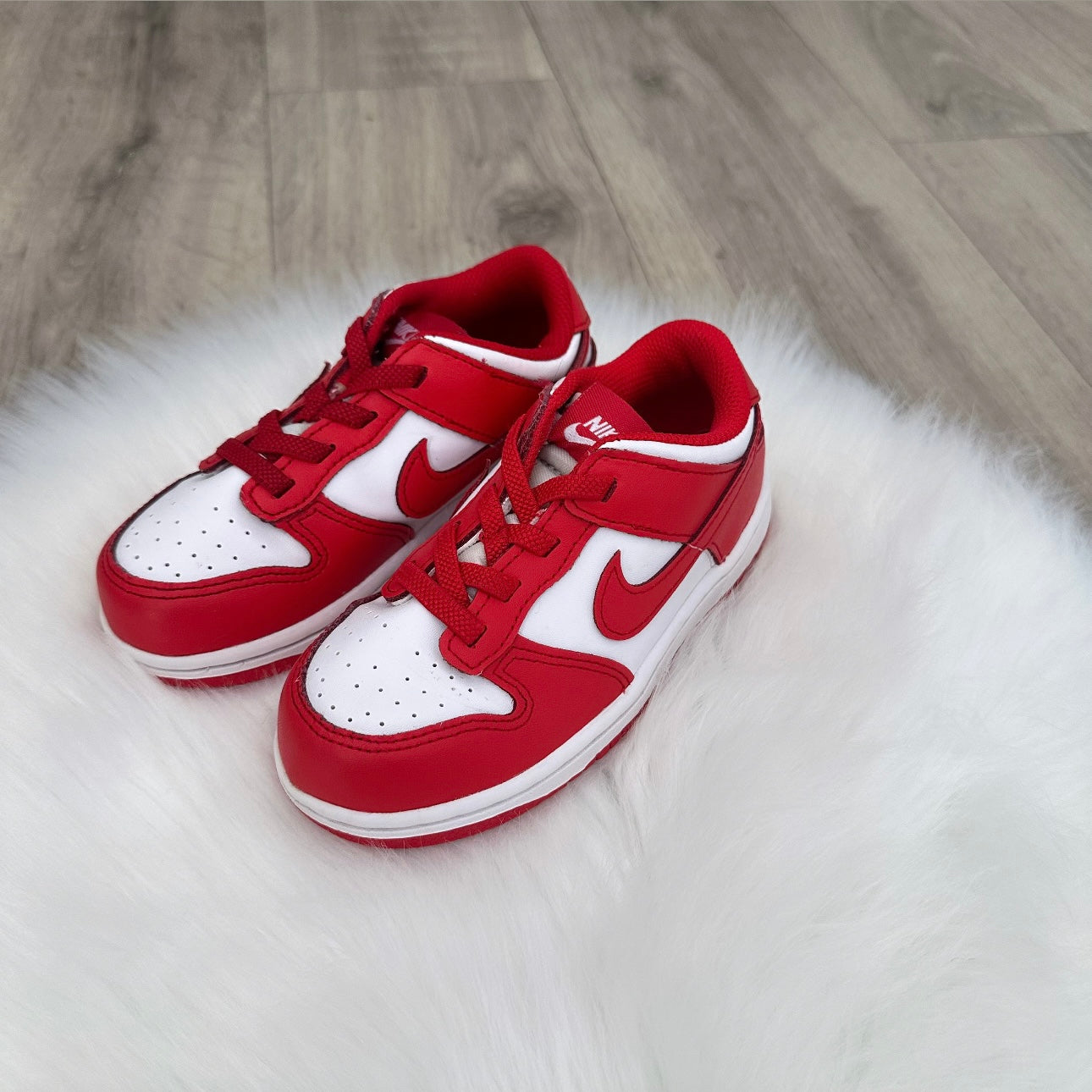 Nike ‘University Red White’ Dunks Trainers - UK 9.5