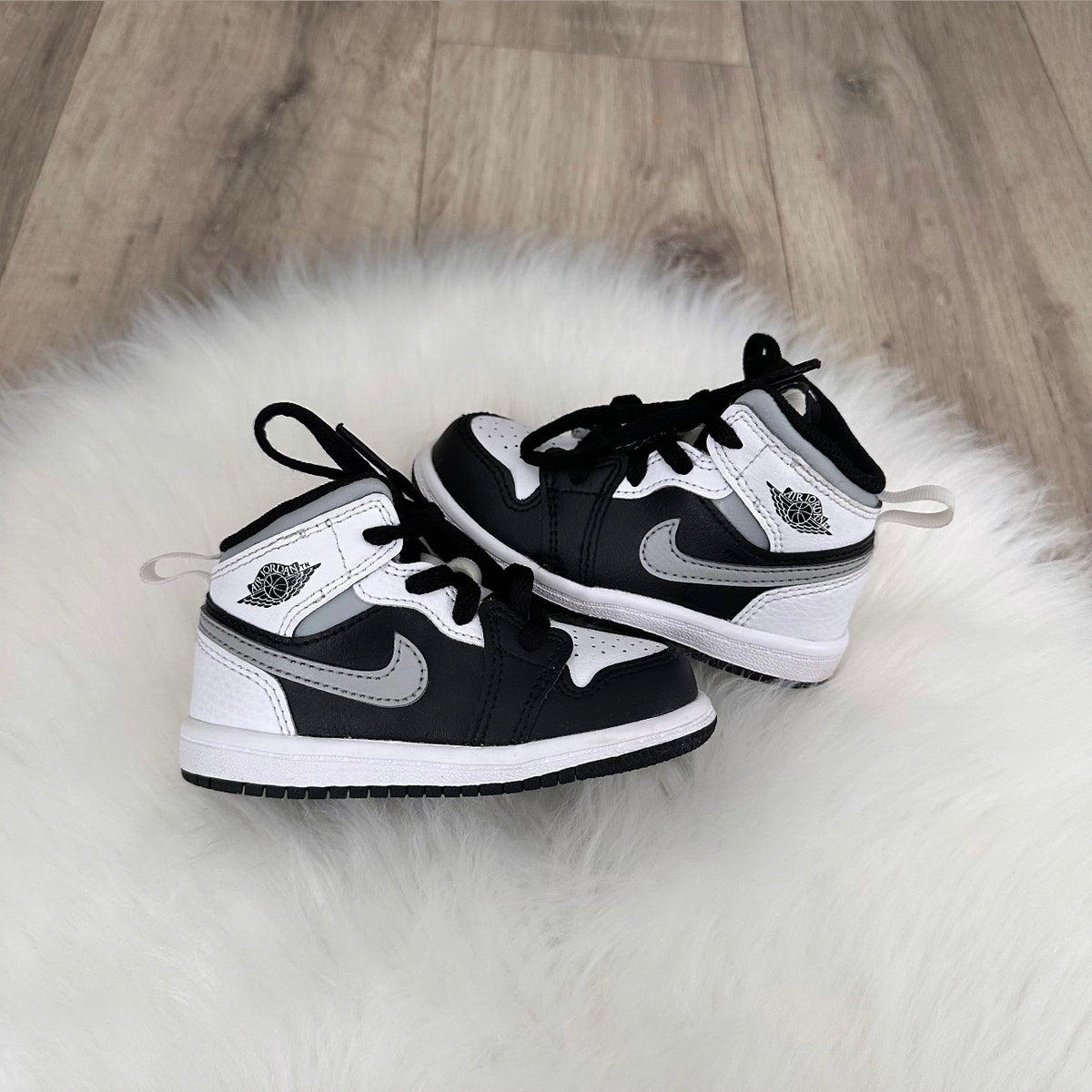 Jordan 1 ‘White Shadow’ Boys Trainers - 5.5 Uk