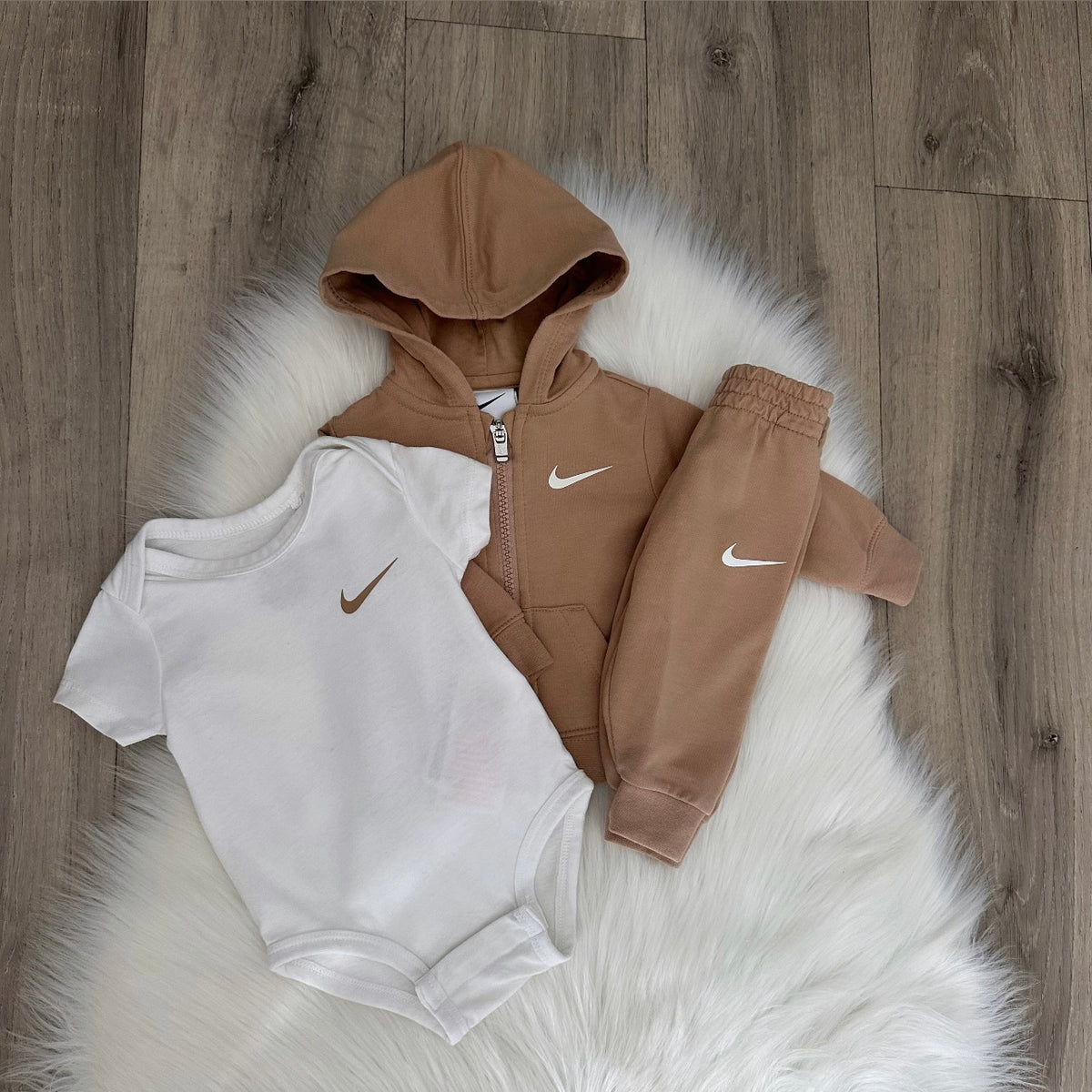 Nike Boys Tracksuit Set - 3M