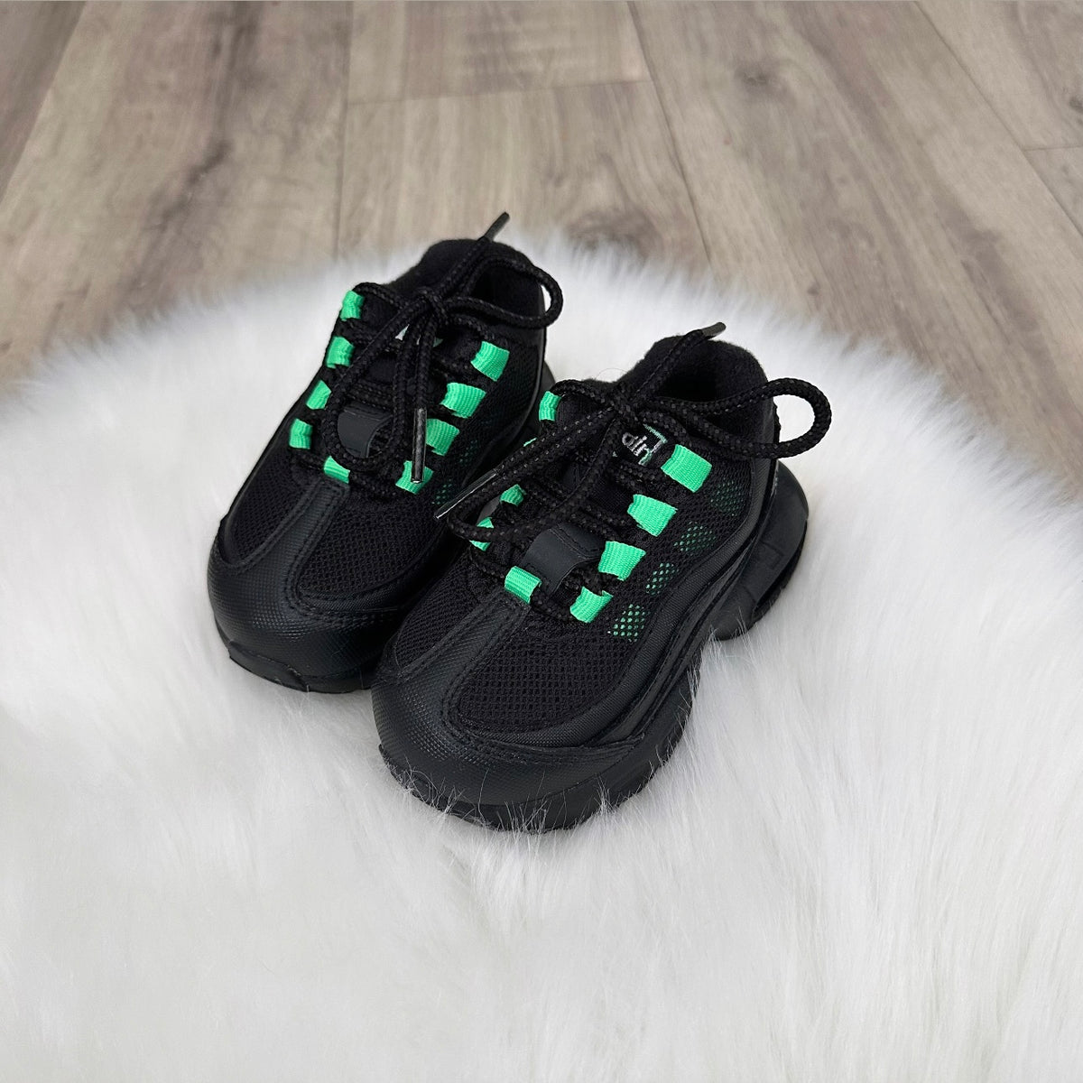 Nike Air Max 95 Boys Trainers - 5.5 UK