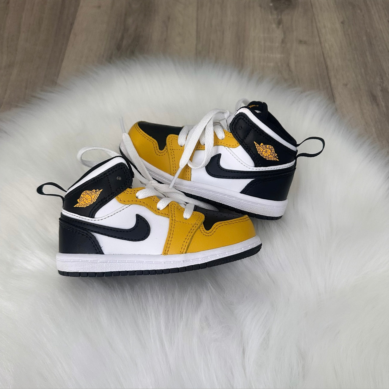 Jordan 1 ‘Yellow Ochre’ Boys Trainers - UK 6.5