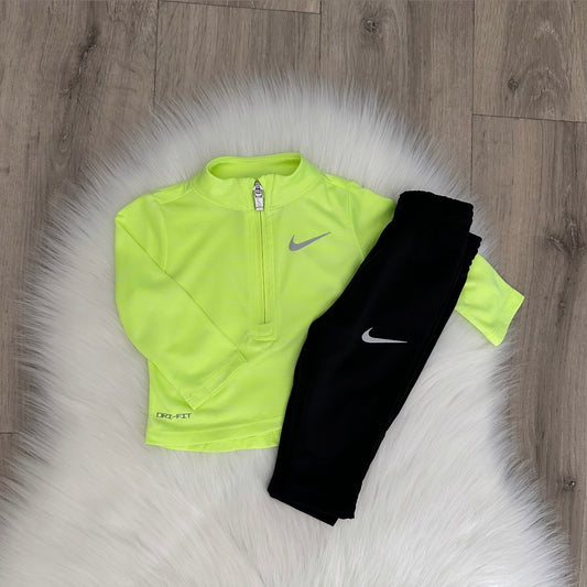 Nike Boys Tracksuit - 0/3 months