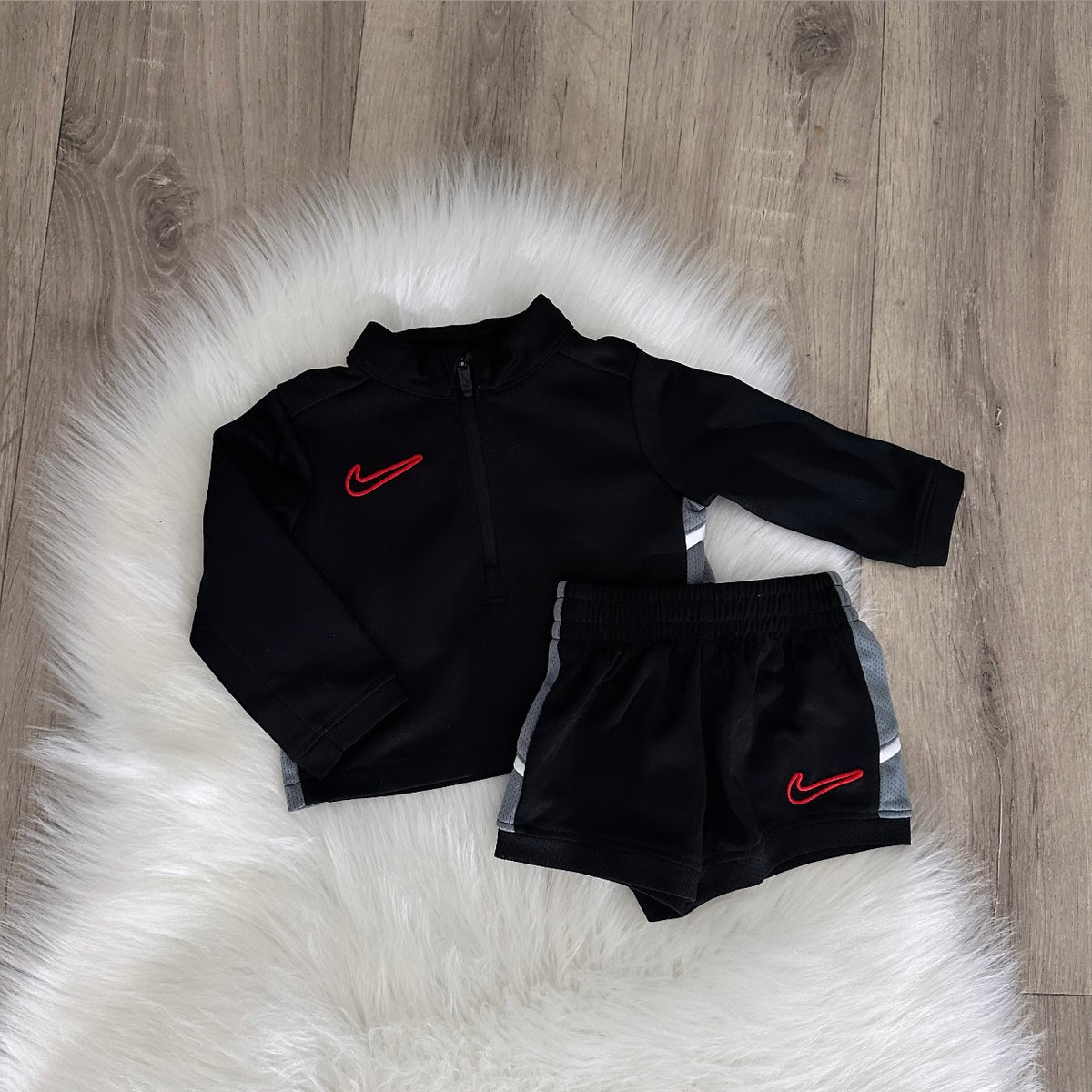 Nike Boys Set - 0/3 months