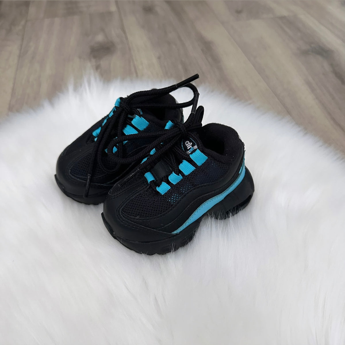 Nike Air Max 95 Boys Trainers - 2.5 UK