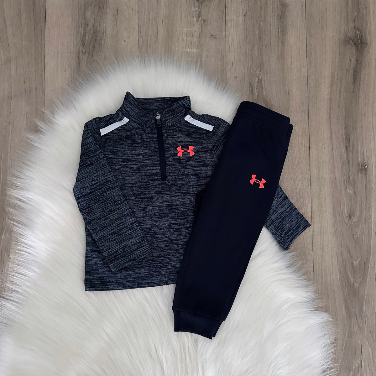 Under Armour Boys Tracksuit - 6/9 months