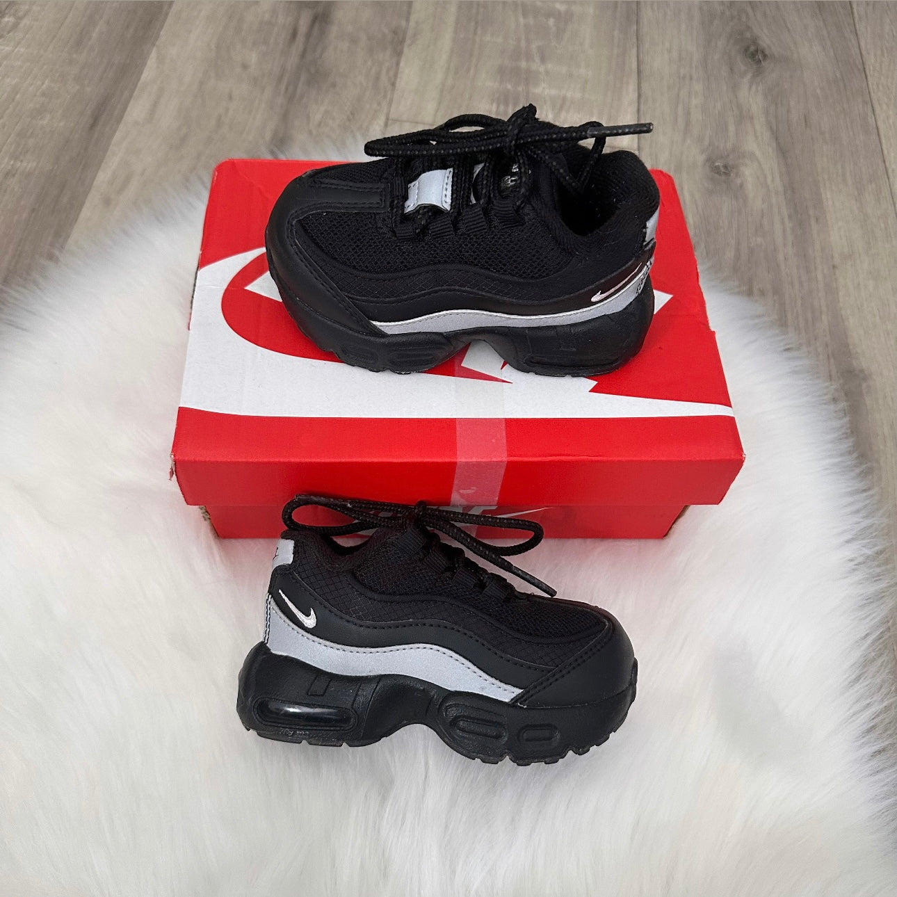 Nike Air Max 95 Boys Trainers - 5.5 UK