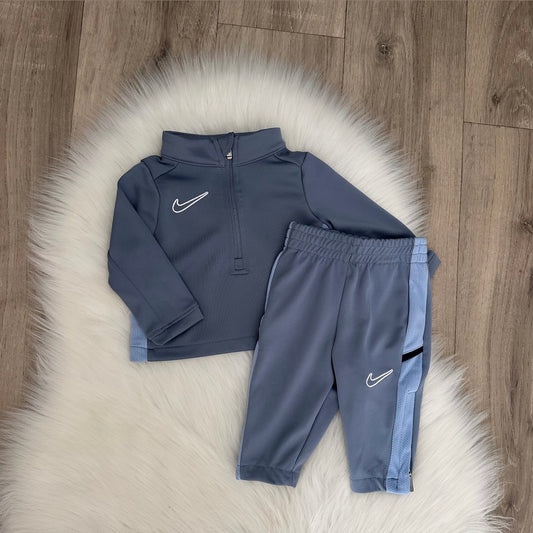 Nike Boys Tracksuit - 0/3 months