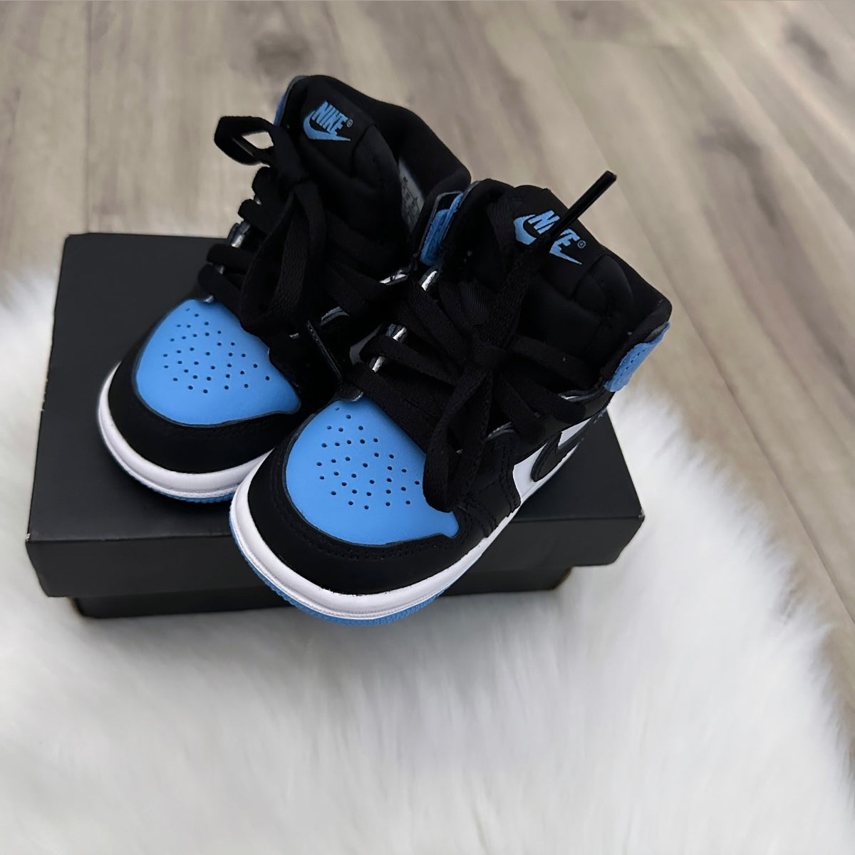 Jordan 1 ‘University Blue’ Boys Trainers - 3.5 UK Infant