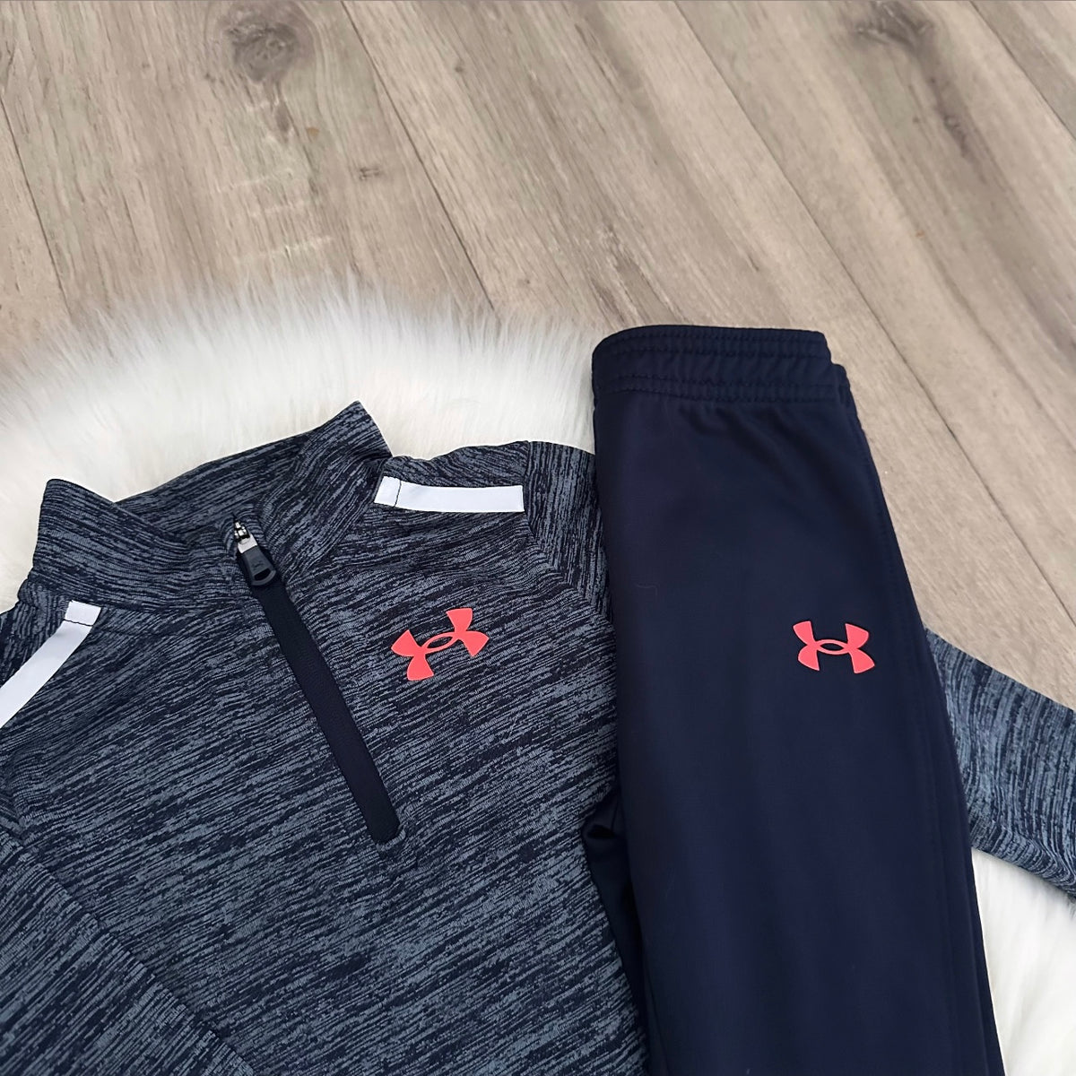 Under Armour Boys Tracksuit - 6/9 months