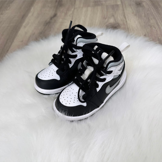 Jordan 1 ‘White Shadow’ Boys Trainers - 5.5 Uk