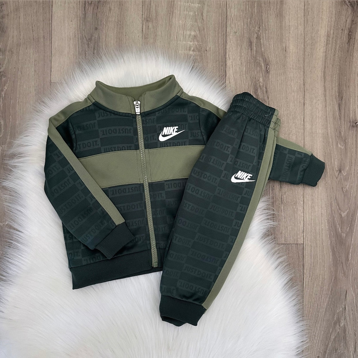 Nike Boys Tracksuit Set - 18M