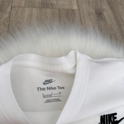 Nike Boys T shirt - Age 8