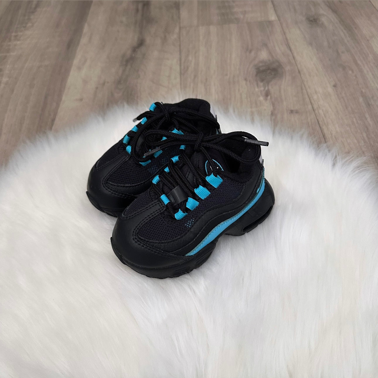 Nike Air Max 95 Boys Trainers - 5.5 UK