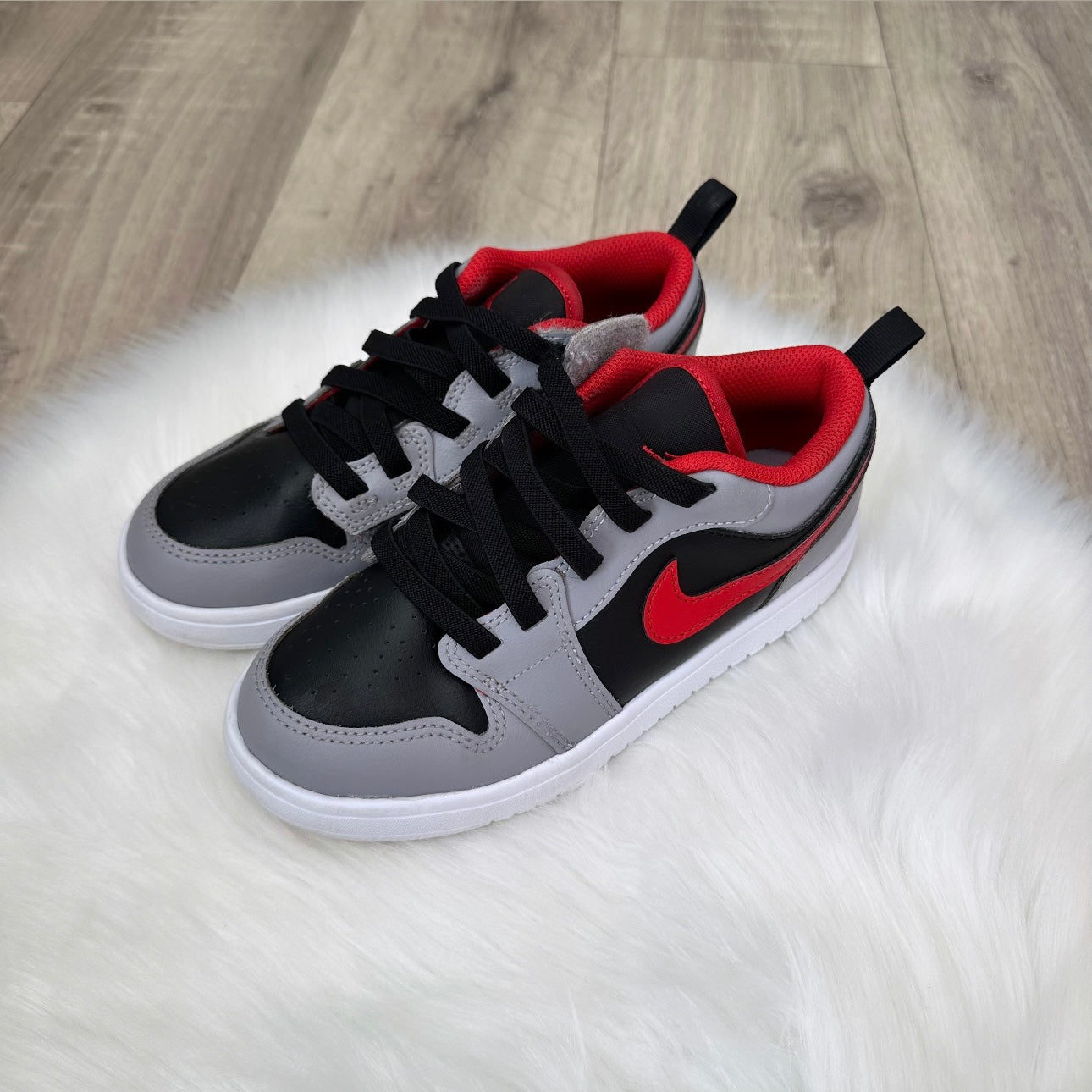 Jordan 1 ‘Cement Fire Red’ Boys Trainers - 1 UK