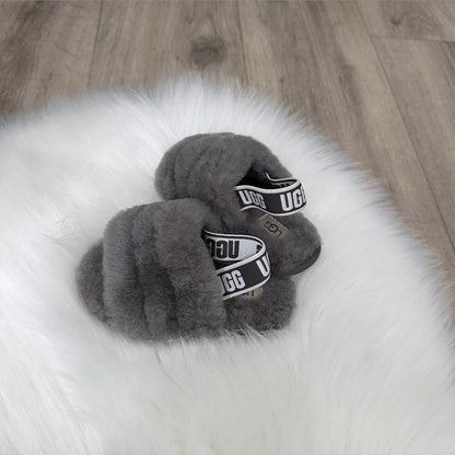 UGG Girls Slipper Sliders - 6 UK