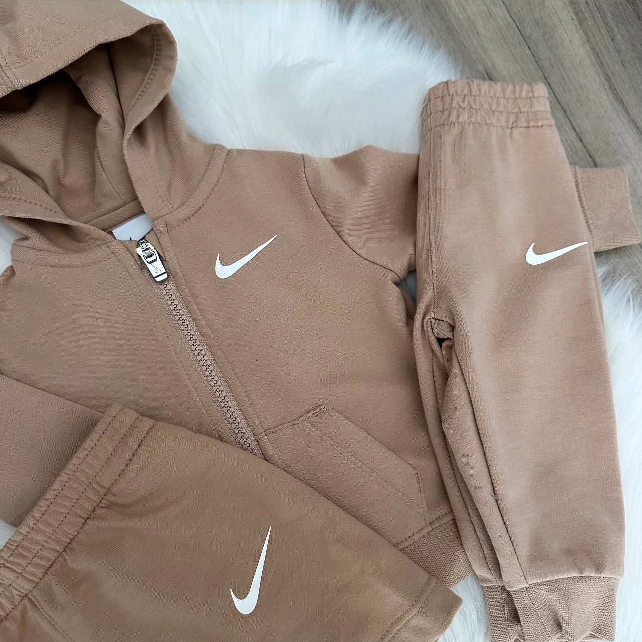 Nike Boys Tracksuit - 6M