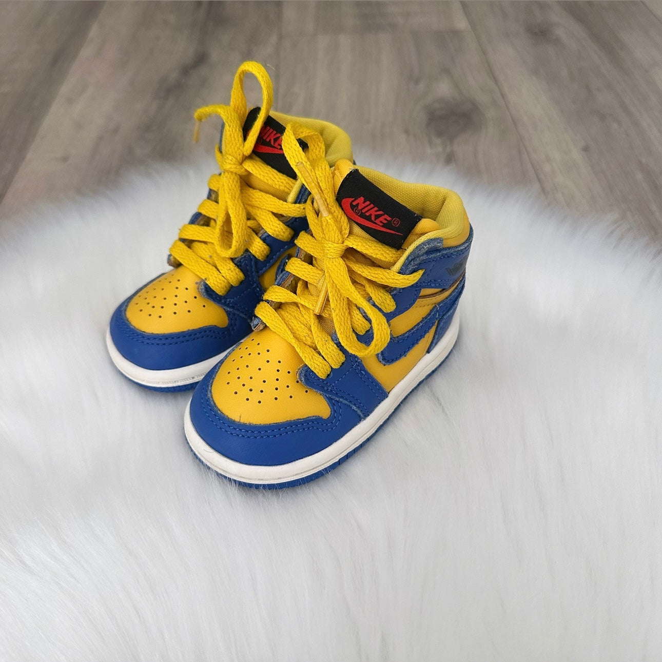 Jordan 1 ‘Reverse Laney’ Boys Trainers - 3.5