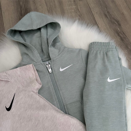 Nike Boys Tracksuit Set - 6M