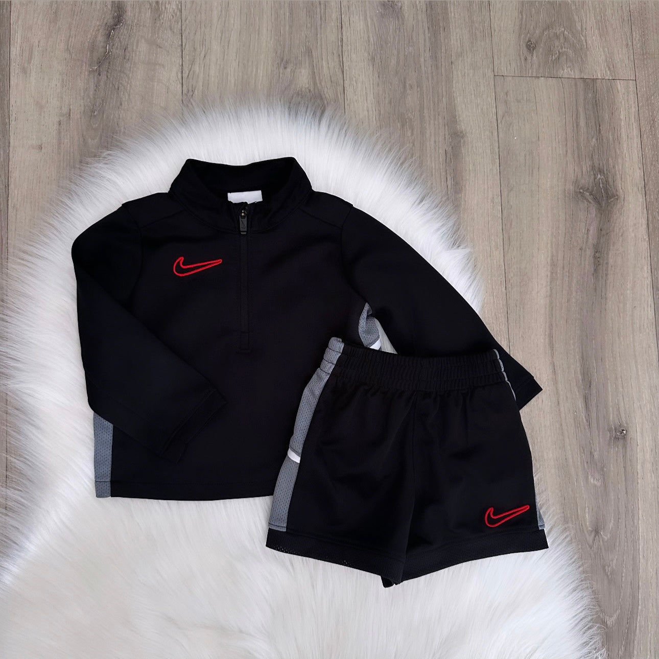 Nike Boys Shorts Set - 6/9 months