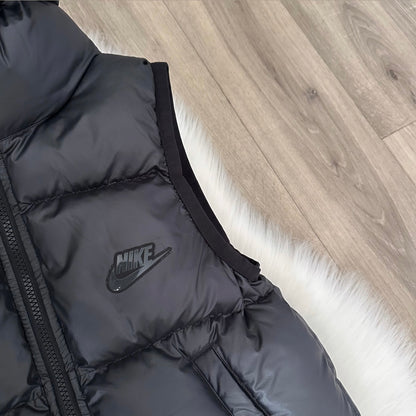 Nike Boys Gilet - Age 7/8 Years