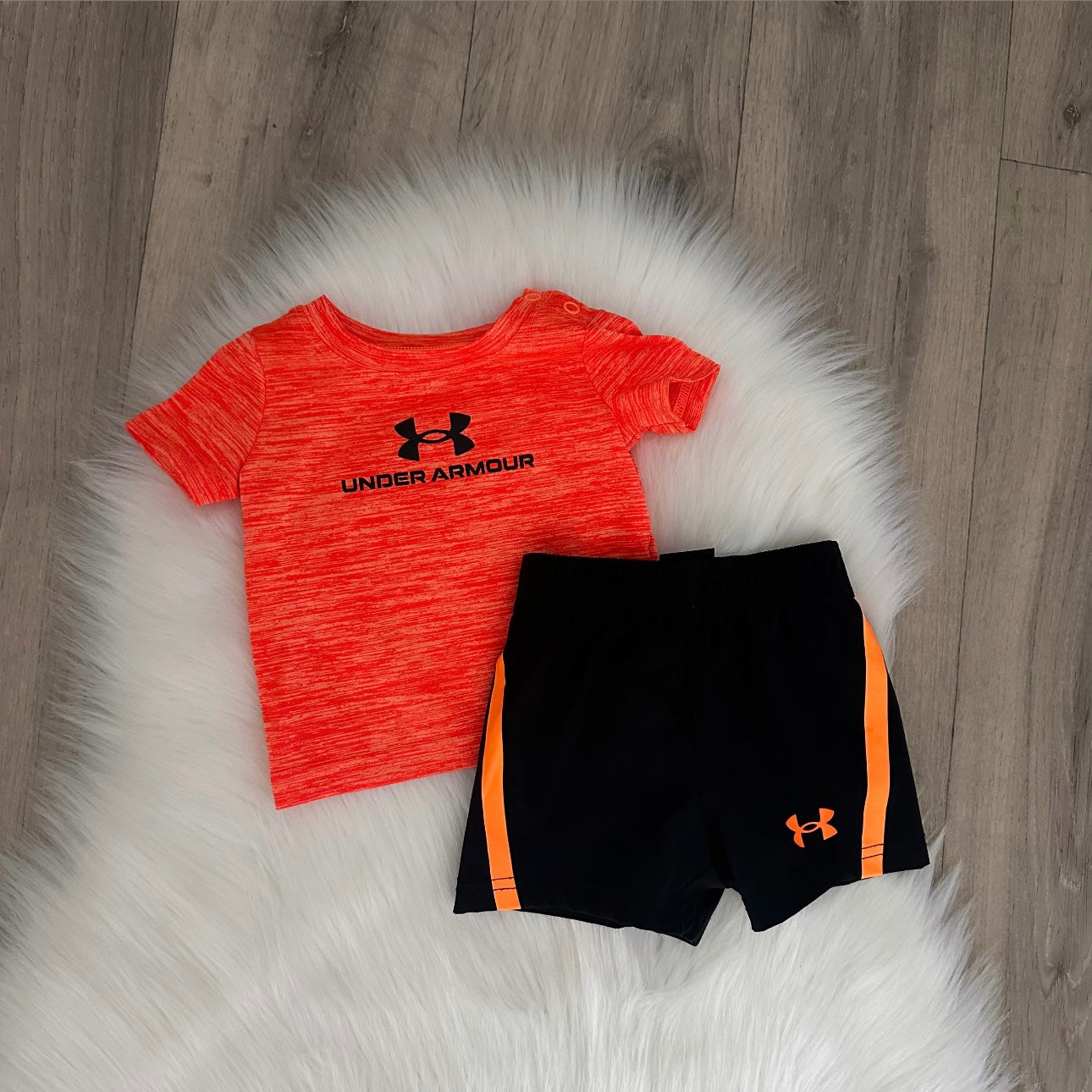 Under Armour Boys Set - Size 4/5 | 0/3 months