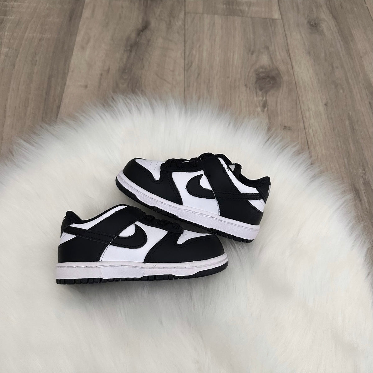Nike ‘Panda Dunks’ Boys Trainers - 6.5 UK