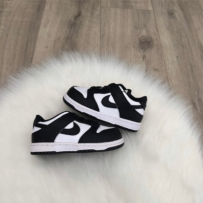 Nike ‘Panda Dunks’ Boys Trainers - 6.5 UK